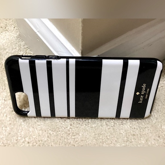 🆕🔥KATE SPADE♠️SUPER CHIC&STYLISH I PHONE 7&8+/SE BLACK&WHITE HARDSHELL CASE!!! - Picture 3 of 6